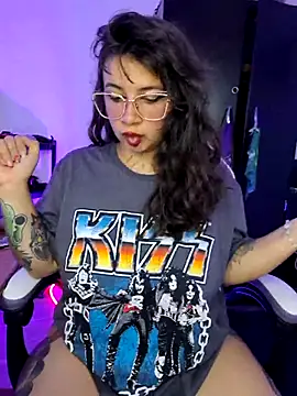 Snapshot of Aria_Bennett21 chatting on 10.01.25 Aria Bennett21 online show from 10.01.25