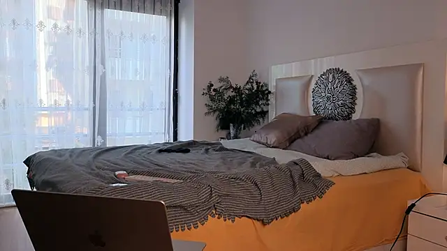 Snapshot of my_lina chatting on 01.09.25 my lina online show from 01.09.25