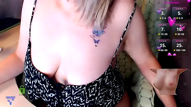 Snapshot of _-Luna-_ chatting on 09.15.25  -Luna-  online show from 09.15.25