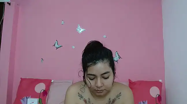 LaylaHolmes online show from 12.19.24