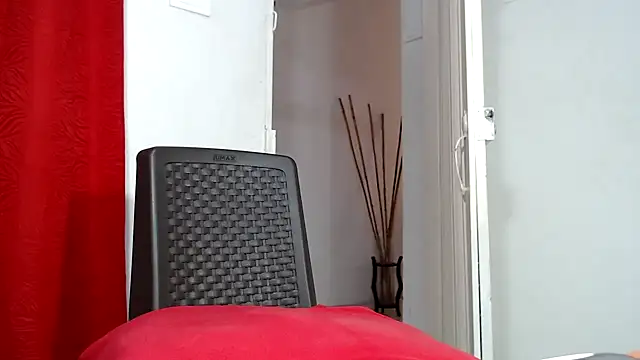 Snapshot of KristalTsXXX chatting on 01.27.25 KristalTsXXX online show from 01.27.25