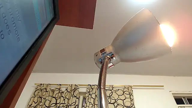 Snapshot of KristalTsXXX chatting on 10.06.25 KristalTsXXX online show from 10.06.25