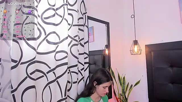 Snapshot of sweet_abby1 chatting on 12.13.24 sweet abby1 online show from 12.13.24