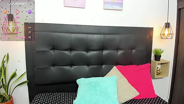 Snapshot of sweet_abby1 chatting on 01.27.25 sweet abby1 online show from 01.27.25