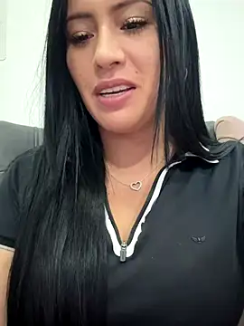 Sara luna  online show from 12.15.25