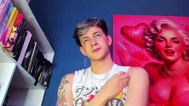 Snapshot of GabyThoms chatting on 02.11.25 GabyThoms online show from 02.11.25