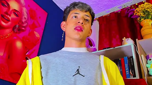 Snapshot of GabyThoms chatting on 03.06.25 GabyThoms online show from 03.06.25