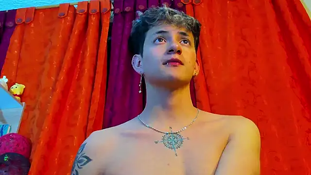 Snapshot of GabyThoms chatting on 03.18.25 GabyThoms online show from 03.18.25