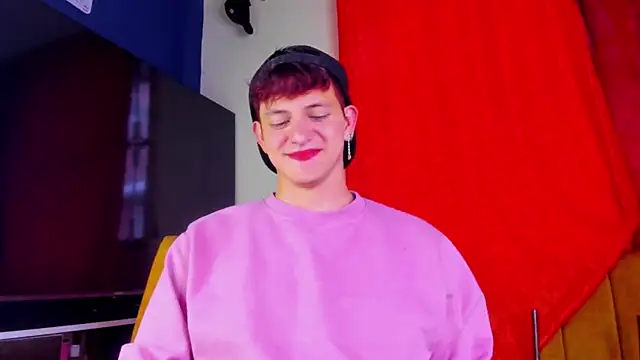 Snapshot of GabyThoms chatting on 12.20.25 GabyThoms online show from 12.20.25