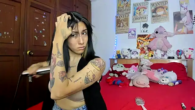 LunaDeCristall online show from 10.18.25