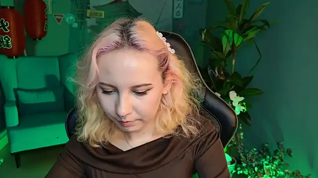 JasmineMilko online show from 02.13.25