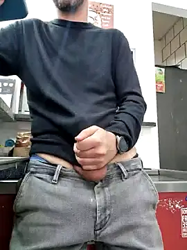 PublicNoFace online show from 01.28.25