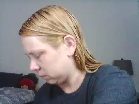 Snapshot of burrkitty chatting on 12.05.24 burrkitty online show from 12.05.24