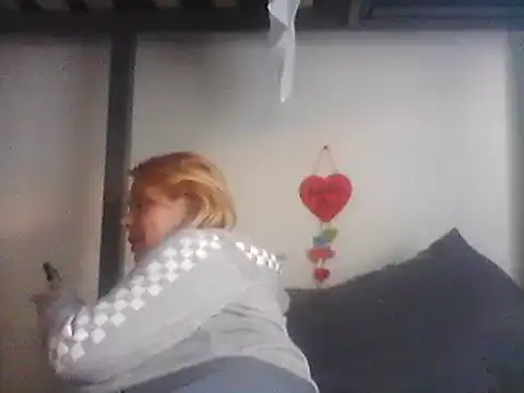 Snapshot of burrkitty chatting on 12.06.24 burrkitty online show from 12.06.24