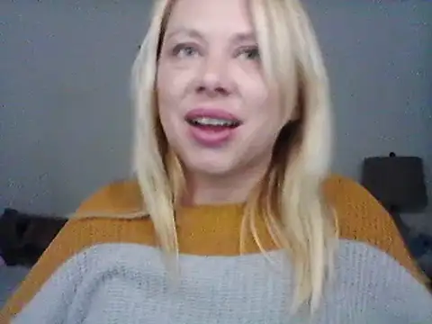 Snapshot of burrkitty chatting on 12.31.24 burrkitty online show from 12.31.24