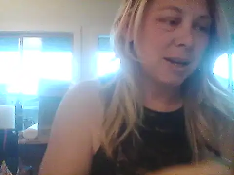 Snapshot of burrkitty chatting on 10.09.25 burrkitty online show from 10.09.25