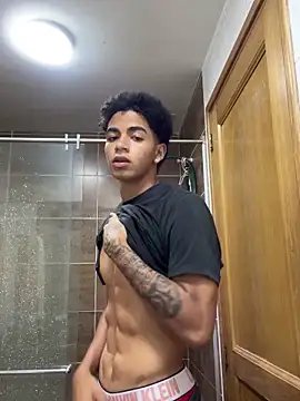 Snapshot of JoanG10 chatting on 09.13.25 JoanG10 online show from 09.13.25