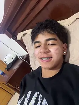 Snapshot of JoanG10 chatting on 11.02.25 JoanG10 online show from 11.02.25