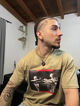 Valentino Xander online show from 11.15.25