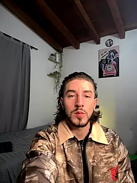 Snapshot of Valentino_Xander chatting on 12.21.25 Valentino Xander online show from 12.21.25