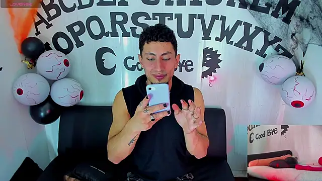 Piggy Eddy online show from 10.26.25