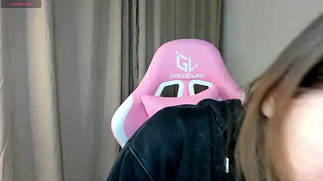 Nicole Charm online show from 02.25.25