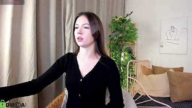 Nicole Charm online show from 09.08.25