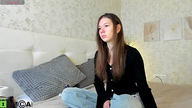 Nicole Charm online show from 09.14.25