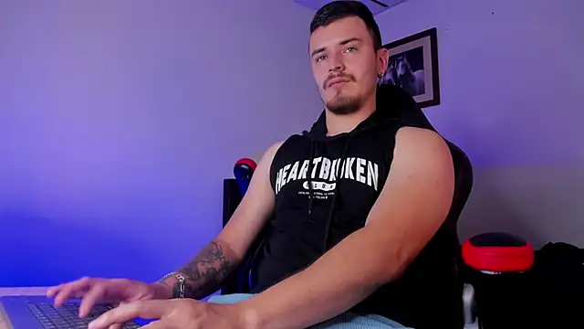 Snapshot of james_connor2 chatting on 01.07.25 james connor2 online show from 01.07.25