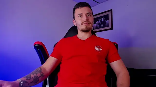 Snapshot of james_connor2 chatting on 01.10.25 james connor2 online show from 01.10.25