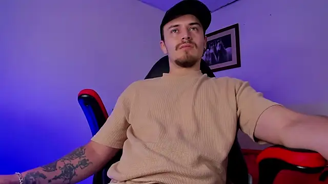 Snapshot of james_connor2 chatting on 01.24.25 james connor2 online show from 01.24.25