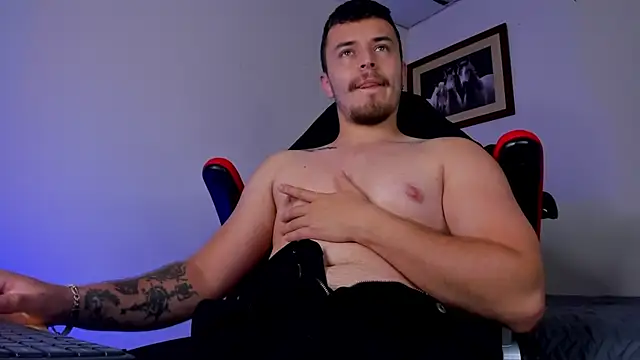 Snapshot of james_connor2 chatting on 02.22.25 james connor2 online show from 02.22.25