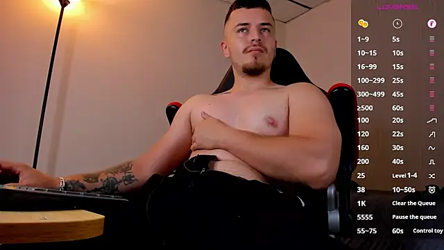 Snapshot of james_connor2 chatting on 03.13.25 james connor2 online show from 03.13.25