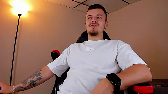 Snapshot of james_connor2 chatting on 03.21.25 james connor2 online show from 03.21.25