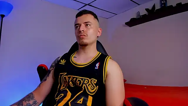 Snapshot of james_connor2 chatting on 09.17.25 james connor2 online show from 09.17.25