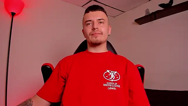 Snapshot of james_connor2 chatting on 10.23.25 james connor2 online show from 10.23.25