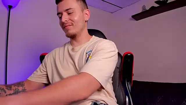 Snapshot of james_connor2 chatting on 11.03.25 james connor2 online show from 11.03.25