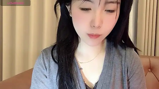 NickiBloom online show from 02.08.25