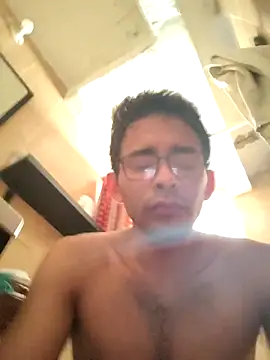 Snapshot of VL25DN26 chatting on 11.16.25 VL25DN26 online show from 11.16.25