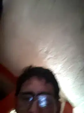 Snapshot of VL25DN26 chatting on 11.26.25 VL25DN26 online show from 11.26.25