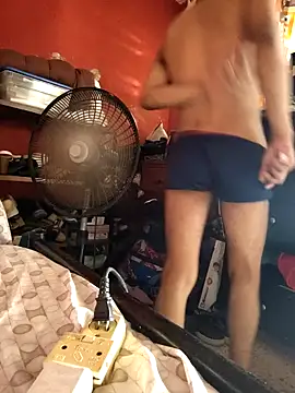 Snapshot of VL25DN26 chatting on 11.30.25 VL25DN26 online show from 11.30.25