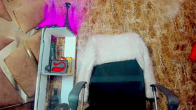 Snapshot of dirtycock2002 chatting on 09.21.25 dirtycock2002 online show from 09.21.25