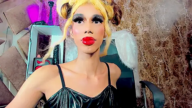 Snapshot of dirtycock2002 chatting on 09.30.25 dirtycock2002 online show from 09.30.25