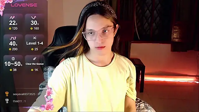 Snapshot of alexaryderr chatting on 12.21.24 alexaryderr online show from 12.21.24