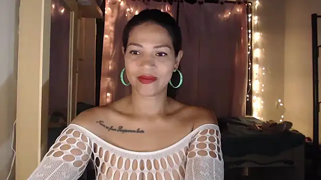 makennaa  online show from 09.25.25