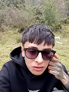 Snapshot of Cuervo_maniaco chatting on 02.19.25 Cuervo maniaco online show from 02.19.25