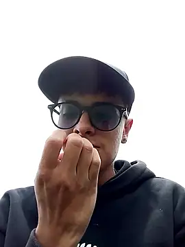 Snapshot of Cuervo_maniaco chatting on 02.24.25 Cuervo maniaco online show from 02.24.25