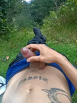 Snapshot of Cuervo_maniaco chatting on 10.30.25 Cuervo maniaco online show from 10.30.25