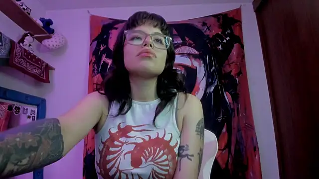 Lucyfx666 online show from 04.25.26