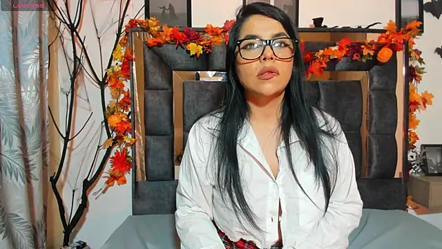 Snapshot of AmbeerBecker chatting on 10.28.25 AmbeerBecker online show from 10.28.25